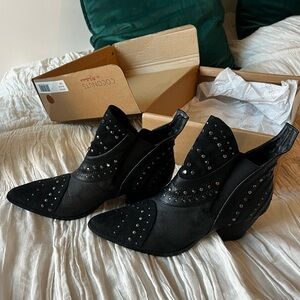 Coconut By Matisse Studded Western Boots